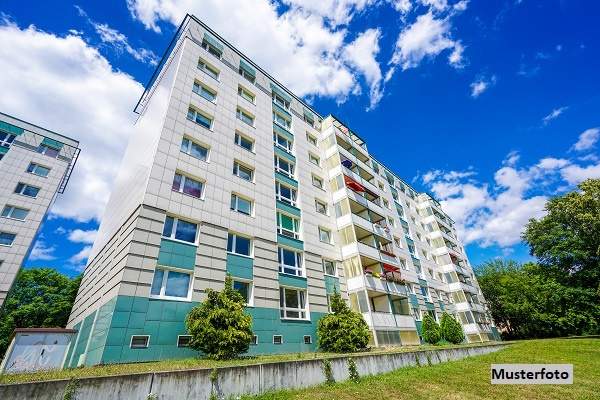 Sanierte Wohnung im 14. OG mit Lift und Loggia