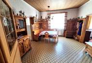 Großzügiges Bauernhaus mit 2 Stadeln, Kammern und Stallungen