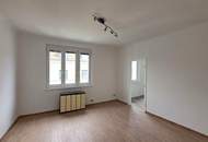 Achtung Sportbegeisterte! 4. OG OHNE LIFT - Sanierungsbedürftige 2 Zimmer Wohnung in S-Bahn-Nähe