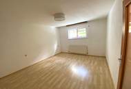 Attraktive 2,5 Zimmer Wohnung mit Garagenstellplatz