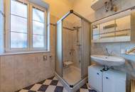 DAS INVESTMENT IN BESTLAGE! Wohnung sowie Geschäftslokal, Praxis oder Büro- 2 Garagen im Innenhof