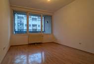 Gut geschnittene, hofseitige 2 Zimmer Neubauwohnung mit Loggia