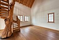 Neuwertiges Landhaus-Juwel: Architektur mit Einliegerwohnung in idyllischer Bachlage | NEUKIRCHEN AN DER ENKNACH