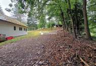 Abgeschotteter Bungalow mit großem Grund in malerischem Michelbach - sanierungsbedürftig, Garage, große Einfahrt &amp; herrlicher Grünblick