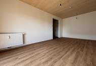 2-Zimmer-Wohnung mit Balkon, teilmöbliert