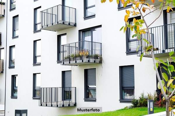 Altbau-Mehrfamilienhaus mit 10 Wohnungen und Entwicklungspotenzial