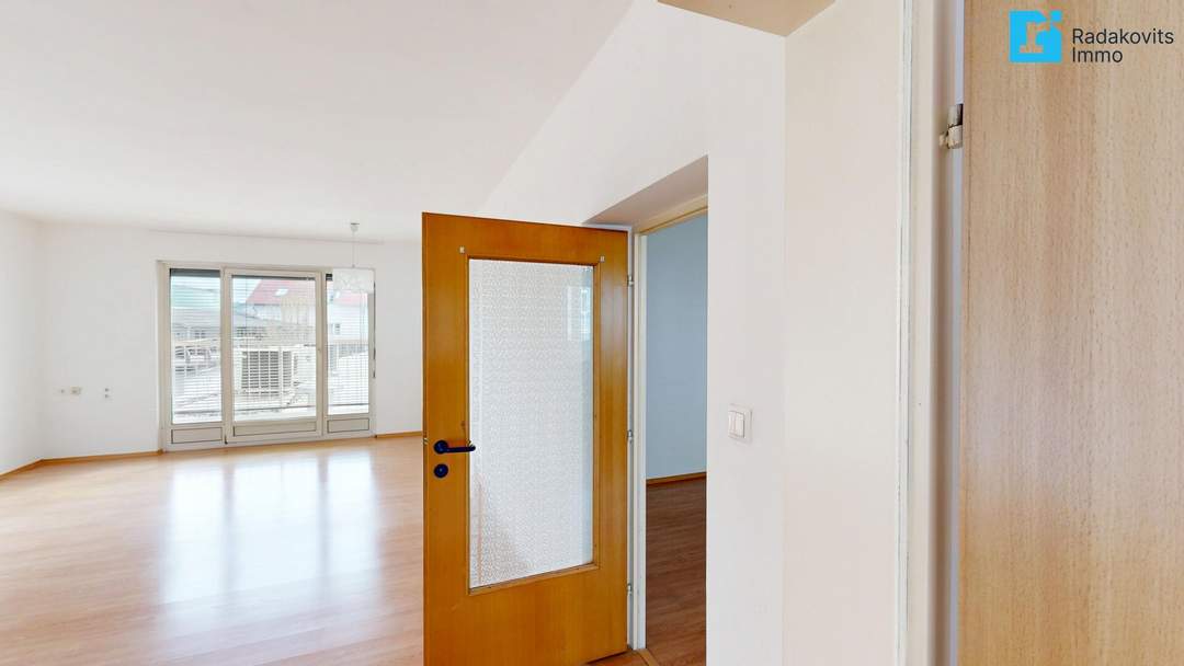 Helle Wohnung mit Wintergarten – gemütliches Wohnen in Toplage