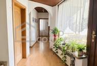 Großzügiges Ein- oder Zweifamilienhaus mit sonniger Dachterrasse