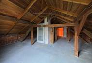 Sehr gepflegtes Wohnhaus mit 2 Wohneinheiten, vier Garagen und Werkstatt