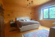 Mehrfamilienhaus mit Atelier, großem Grundstück und Fernblick ins Piestingtal