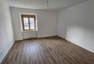 Frisch sanierte 4 Zimmerwohnung, inkl. Küche im Erdgeschoß