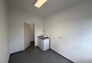 Neu saniertes Kleinbüro oder Praxis // Newly renovated small office or practice //