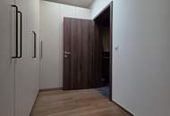 TOPCHANCE! SCHLÜSSELFERTIGER ZIEGEL-NEUBAU. ZAHLREICHE EXTRAS! EXQUISITE TEILMÖBLIERUNG VON SCHÜLLER-KÜCHEN UND BURGBAD.