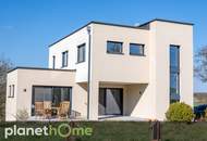 Attraktives Einfamilienhaus im Bauhaus-Stil auf einem großen, naturbelassenen Grundstück