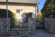 "Haus Emma - mit "Schirm, Charme &amp; Melone"