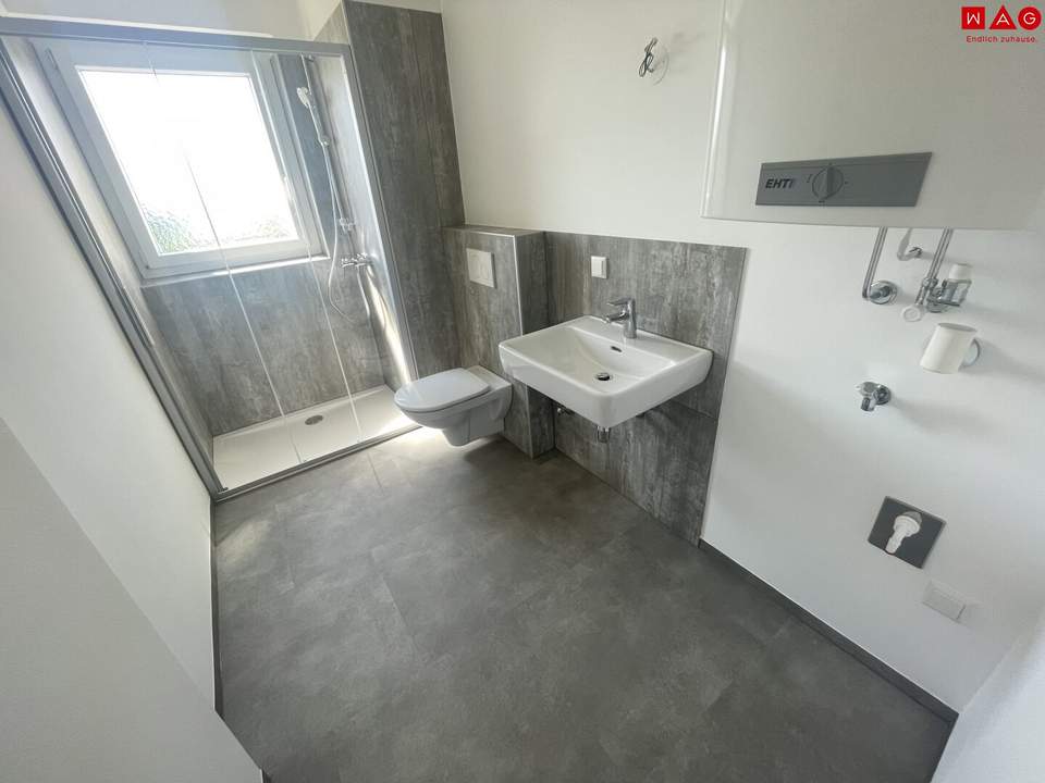 ERSTBEZUG nach Sanierung- Single Wohnung am südseitigen Sonnenhang!