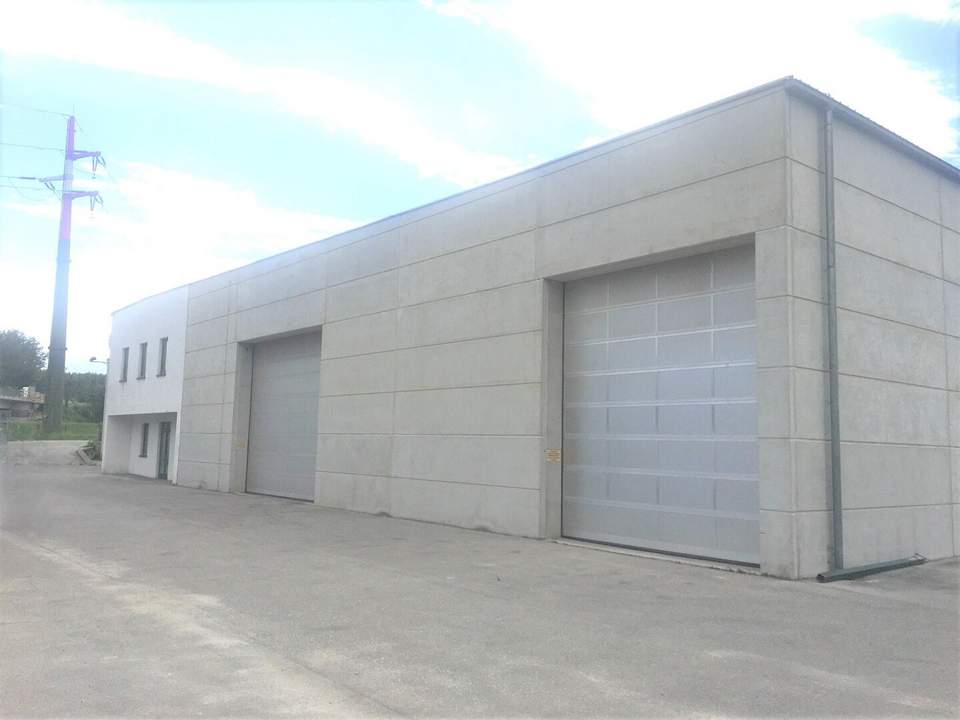 Industriehalle 2000 m² mit Grund 4700m²