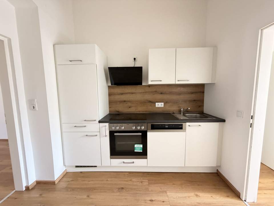 Lichtdurchflutete 33 m² Kleinwohnung mit Küche in Puntigam