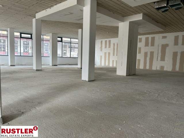 ATTRAKTIVE GESCHÄFTSFLÄCHE - MIT FLEXIBLEN GESTALTUNGSMÖGLICHKEITEN