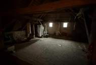 Bauernhaus mit Nebengebäude im Pinkatal