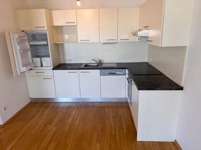 2-Zimmer-Wohnung Neubau inkl Komplettküche, Balkon Außenflächen und Kellerabteil - Kagraner Platz U1 vor der Türe / Aussicht Wiener Hausberge /