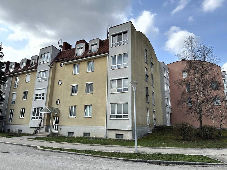 Tolle 3 Zimmer Wohnung mit Garagenplatz OHNE LIFT !!!