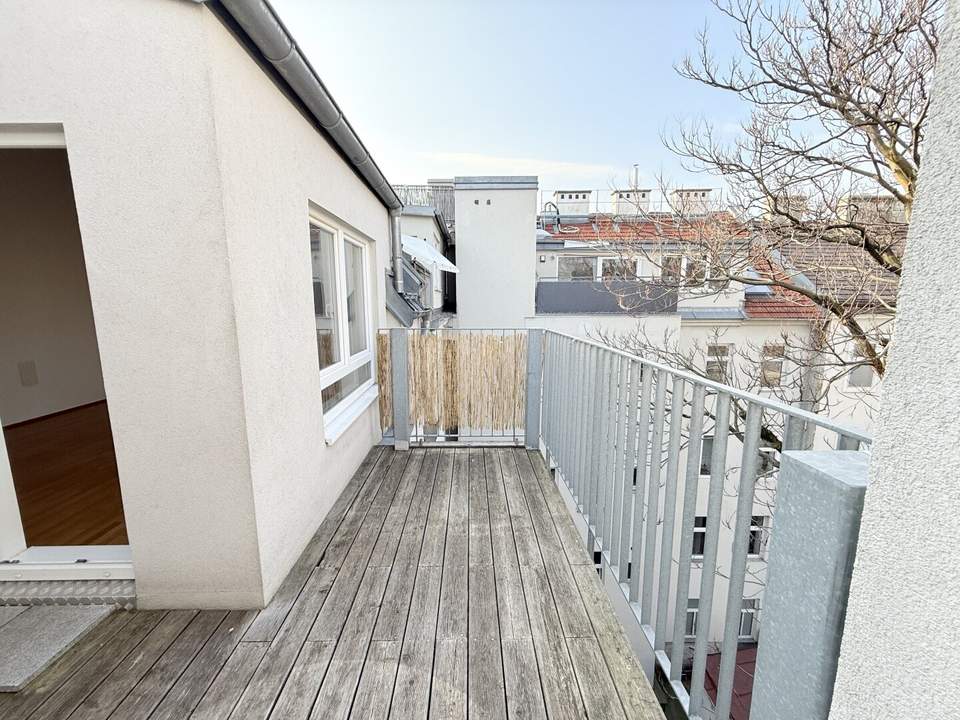 Gepflegte 2-Zimmer Dachgeschosswohnung in ruhiger aber gut angebundener Lage