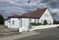 Wohnhaus mit mehreren Nebengebäuden in Ruhelage