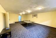 Zentral gelegenes Ein- bis Zweifamilienhaus mit großem Garten und Doppelgarage!