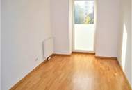 UNBEFRISTET, WG-GEEIGNET, 95 m2 Altbau, 3 Zimmer, Wohnküche, Wannenbad, Parketten, 4. Liftstock, Holbeingasse