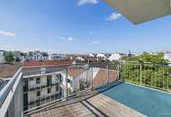 Weitblick, Ruhe & zentrale Lage – Sonnige Altbauwohnung mit Balkon