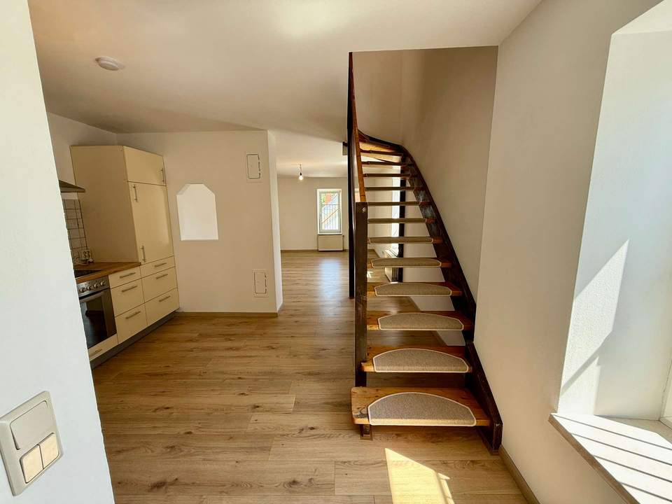 Neuer Eigentümer schafft neues Wohngefühl: Großzügige Maisonette-Wohnung mit 2 Schlafzimmern
