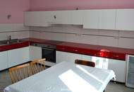 Vierkanthof-Charme in guter infrastruktureller Lage mit geschütztem Innenhof