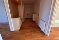 Klimatisierte 3-Zimmer-DG-Wohnung mit 58m² Terrassenfläche und WEITBLICK in der Silbergasse!!!