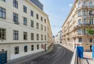 Exklusive vollmöblierte Designer-Altbauwohnung mit Lift direkt in die Wohnung & Parkblick
