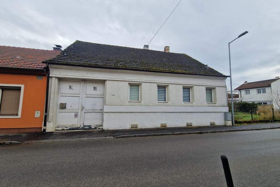 LIEBEVOLLES, SANIERUNGSBEDÜRFTIGES LANDHAUS MIT KLEINEM HOLZSCHUPPEN UND RUHIGEM INNENHOF MIT BESTER INFRASTRUKTUR UND BAHNANBINDUNG, Haus-kauf, 175.000,€, 3462 Tulln