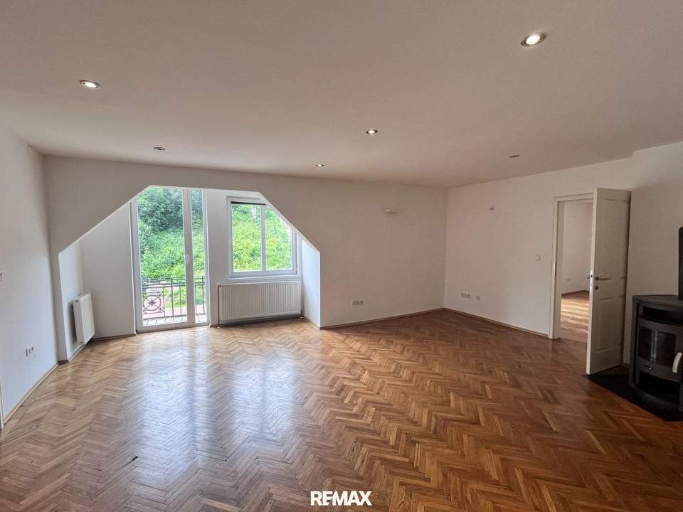 " Großzügiges Wohnen in historischer Villa in Pressbaum "