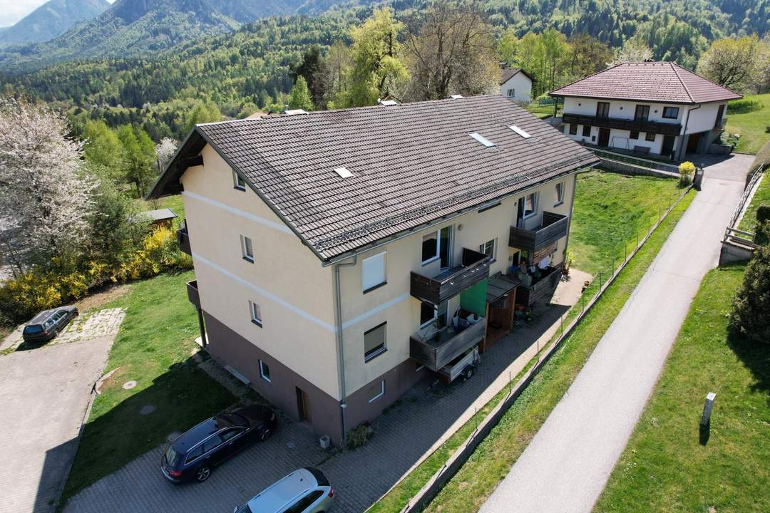 Wohnanlage, Zinshaus am Fuße der Karawanken