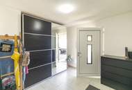 Familienhaus mit großer PV-Anlage und guter Verkehrsanbindung