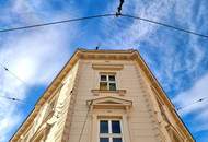 Stabiles Investment mit ca. 5,05% Rendite! Sehr bonitätsstarker Mieter + Traumhaftes Eck-Altbauhaus + Perfekte Infrastruktur und Anbindung mit Straßenbahn vor der Türe! Nutzen Sie diese Gelegenheit!