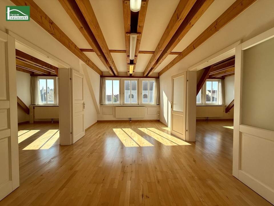 Helle Büro- oder Kanzleiräumlichkeit in Toplage am Hauptplatz von Bruck an der Leitha!