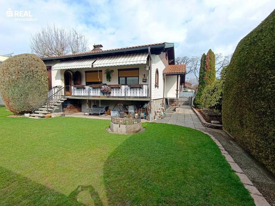 Sonniger Bungalow mit großem Grundstück