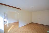 Stadtnah wohnen, individuell gestalten: 3-Zimmer-Sanierungsobjekt mit Südloggia