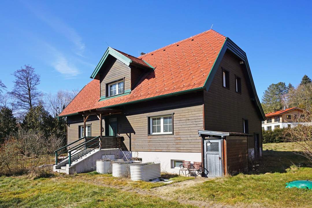 Einfamilienhaus mit Renovierungsbedarf auf teilbarem Grund in idyllischer Grünlage im Irenental