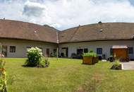 Historischer Vierkanthof mit einem Gastrolokal, Apartments, Mietwohnungen und großem Entwicklungspotential