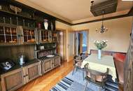 Wohnhaus mit 2.200m² großem Grundstück, Halle und Garagen