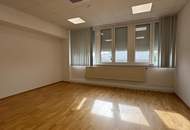 ca. 295 m² Büroflächen mit 24 m² Kleinlager Nähe U6 zu mieten