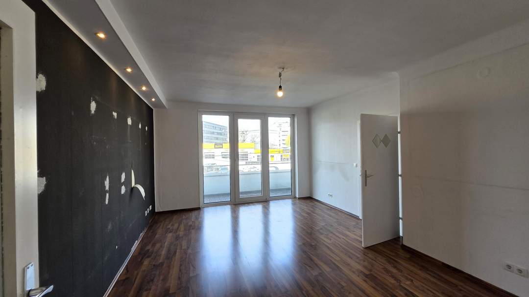 2 Zimmer Wohnung mit großer Loggia in U6 Nähe!!