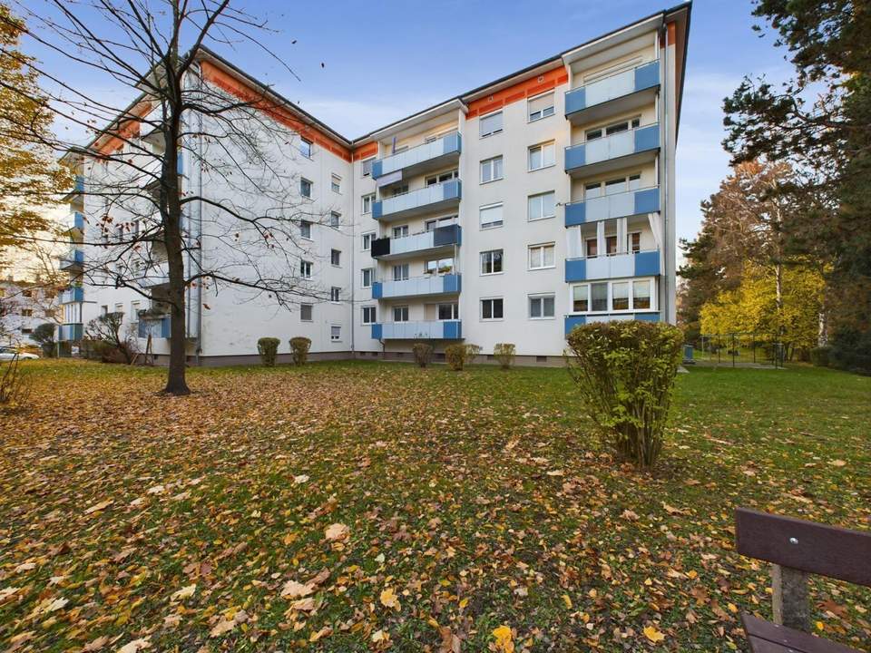 LINZ / URFAHR (Dornach): SANIERUNGSWÜRDIGE, perfekt gelegene Eigentumswohnung mit ca. 80,5 m² Wohnfläche (4 Zimmer + Küche) + Loggia ca.6 m²