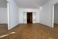 ROHDIAMANT IN TOPLAGE! U6 DIREKT. SANIERUNGSBEDÜRFTIGE 3,5 ZIMMER. FISCHGRÄTPARKETT.